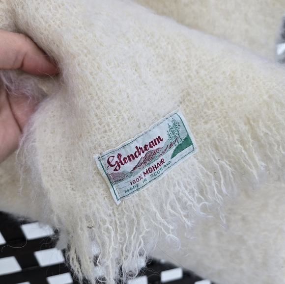 Vintage Glen Cree Mohair Shawl - Picture 4 of 7